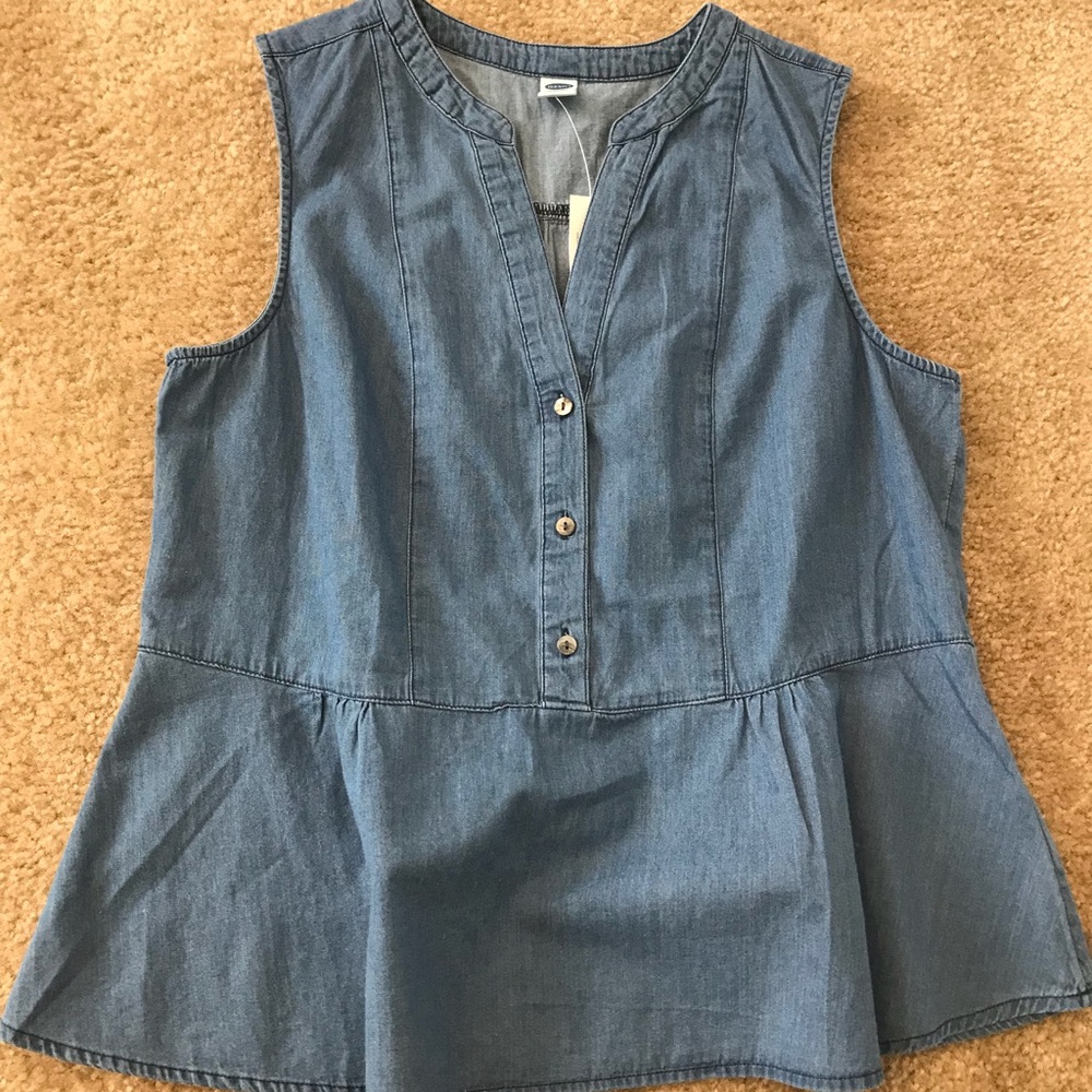 NWT Old Navy Sleeveless Chambray Peplum Shirt